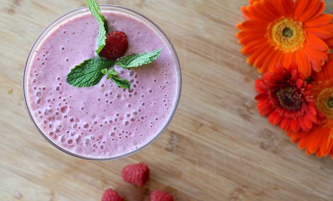 fruit and vegetable smoothie with powder